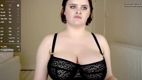 Audrey Jacq online show from September 18, 7:40 pm