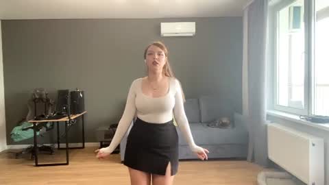 Elene online show from June 11, 8:34 am