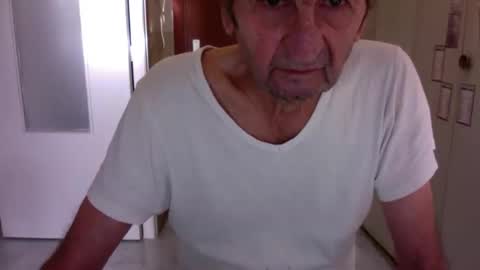 auguste061400 online show from October 27, 8:47 am