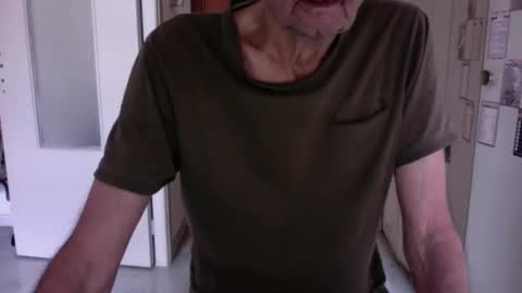 auguste061400 online show from February 7, 9:47 am