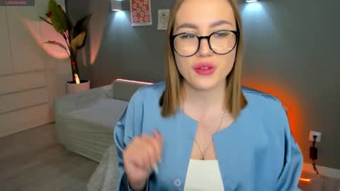 aurelia_voss online show from January 17, 8:06 pm