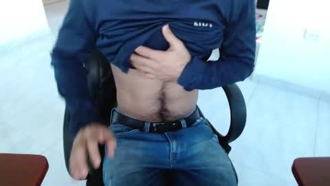 Aureliano online show from April 24, 10:01 pm