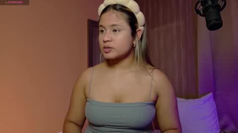 aurora_collins08 online show from March 5, 1:50 pm