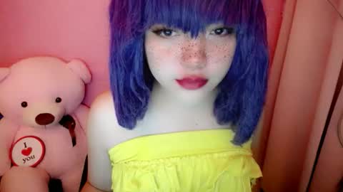 cute online show from May 27, 10:18 pm