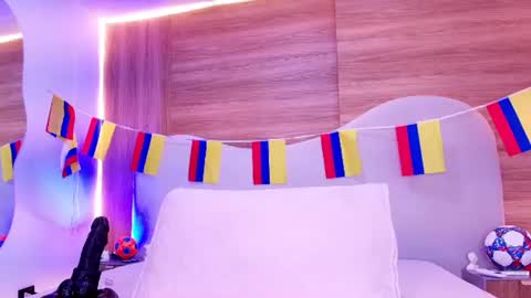 auroraa_miller online show from July 16, 3:10 am
