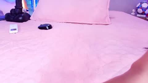 auroraa_miller online show from July 13, 3:43 am