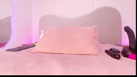 auroraa_miller online show from February 13, 3:21 am