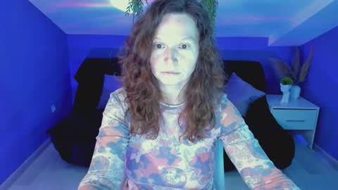 auroraborealis__ online show from September 22, 6:50 am