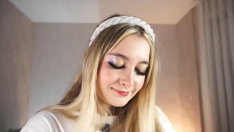 Zoe online show from December 14, 5:13 am