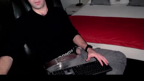 australopithas online show from November 23, 1:09 pm