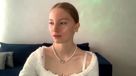 Snapshot of autumnroginson chatting on September 11, 7:31 am Annie online show from September 11, 7:31 am