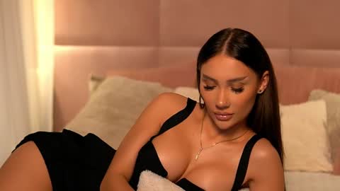 Ava online show from June 11, 12:20 am