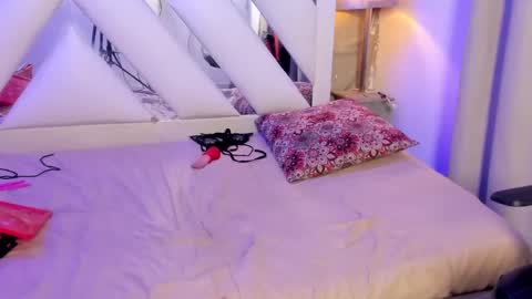 Ava Wilde online show from November 4, 8:10 pm