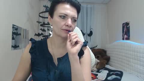 avasaturnian online show from November 4, 8:48 am