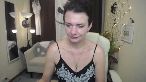 avasaturnian online show from November 1, 1:32 pm