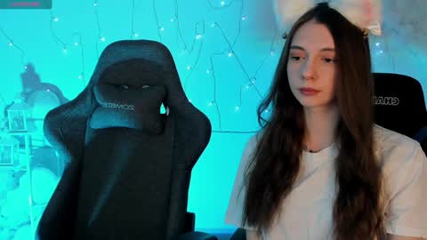 Avie online show from January 19, 3:42 pm