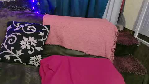 raven blue online show from October 1, 5:50 am