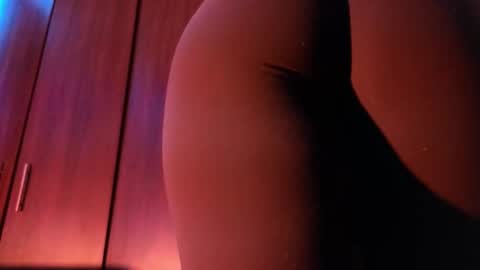 Saraaaa independent model 3 online show from December 17, 3:46 am