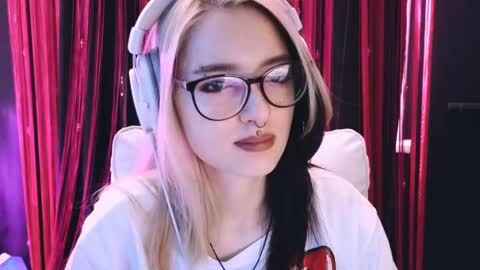 Avriel online show from February 26, 3:03 am