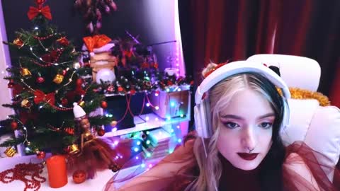 Avriel online show from December 26, 5:47 am