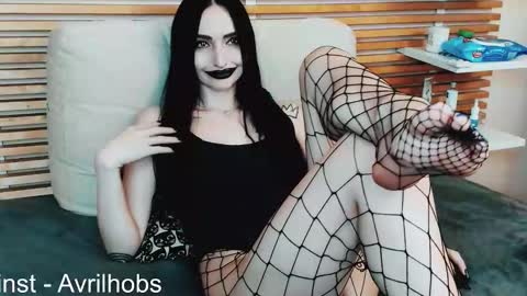 Avril online show from March 23, 5:40 pm