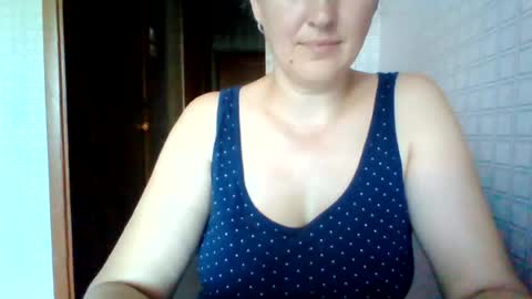 awesomeladyy online show from August 2, 9:44 am