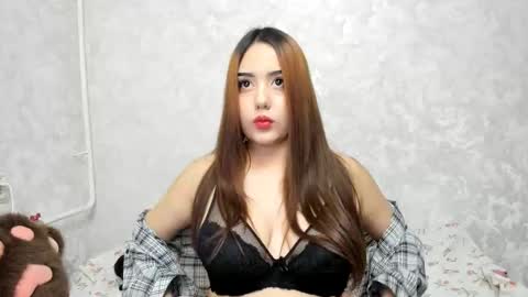 Lily online show from October 25, 8:02 am
