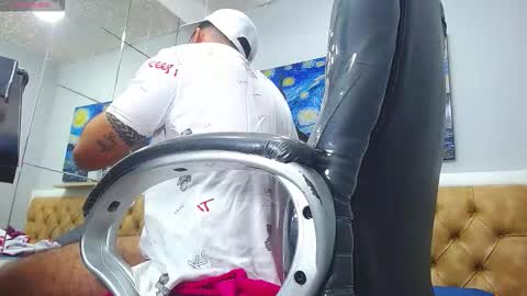 Axel online show from February 13, 9:23 am