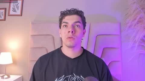 Yooung King  online show from February 9, 11:14 am