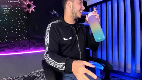 axel_grey_ online show from December 20, 12:34 pm