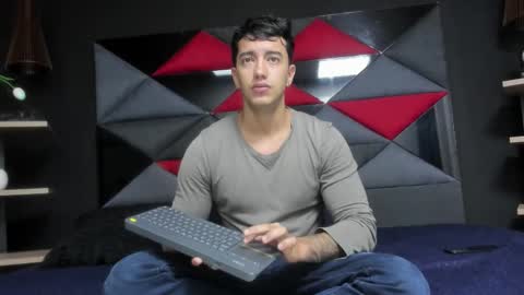 axel_hendrick online show from February 4, 11:47 am