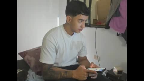 axel_hendrick online show from July 4, 4:54 pm