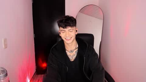 Axel online show from December 18, 6:31 am