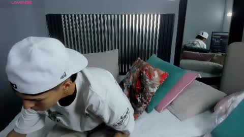 A X E L  online show from July 3, 8:24 pm