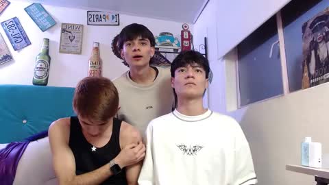 axel_milo_and_kairo online show from November 21, 4:10 am