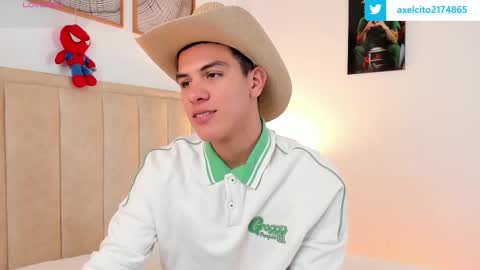 Snapshot of axel_sliim chatting on September 28, 6:39 pm axel slim online show from September 28, 6:39 pm
