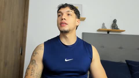 INDEPENDENT MODEL  online show from September 30, 4:17 pm