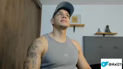 INDEPENDENT MODEL  online show from March 12, 11:30 pm