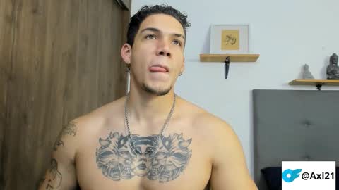 INDEPENDENT MODEL  online show from December 5, 9:12 pm