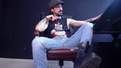 AxelColton online show from October 18, 10:30 am