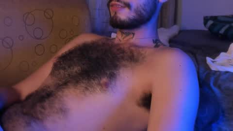 Snapshot of axelg_rose chatting on January 26, 11:29 pm online show from January 26, 11:29 pm