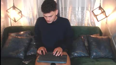 axell online show from November 11, 6:15 am