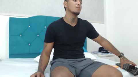 axell_kinng online show from February 27, 1:37 pm