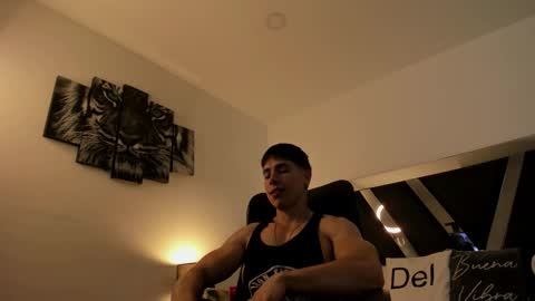 axelmartinezz online show from March 21, 8:57 pm