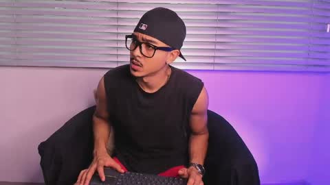 Axel online show from June 5, 12:54 pm