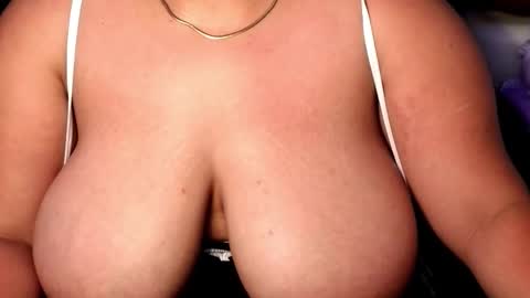 Axl online show from February 24, 6:16 am