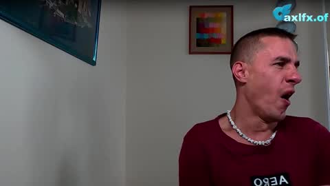 Axl online show from October 12, 8:51 am