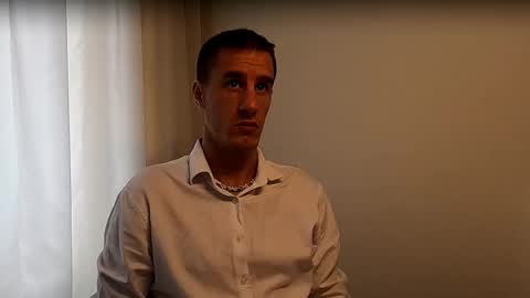 Axl online show from September 29, 12:26 pm