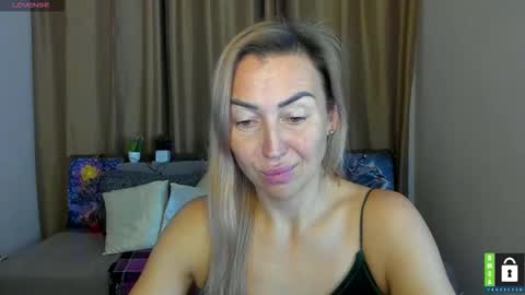 Jully online show from November 25, 7:01 pm