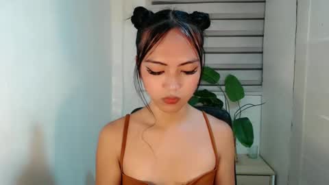 ayalvrs18 online show from February 12, 5:58 am